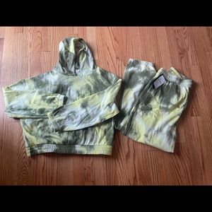 Tie dye jogger outfit